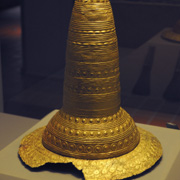Шляпа из золота